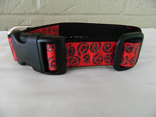 Нашийник за кучета Schmoopsie Couture с черни пайети в червено яка (много малко 1/2 инча (6-9))