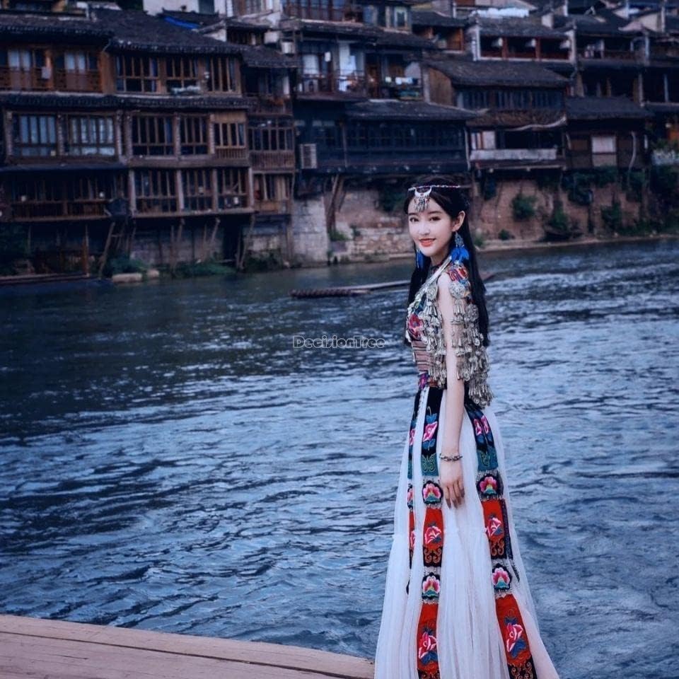 Рокля Националност Мяо в Китайския Национален Стил, Ежедневни Облекла За Пътуване, Ретро Жена Топ С Бродерия